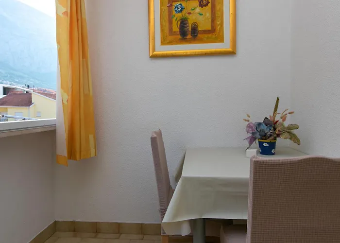 2 Lägenhet Makarska