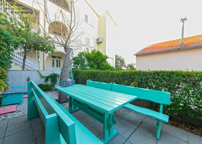 2 Apartment *