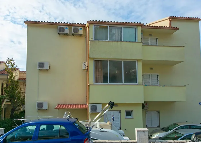 Apartment 2 *